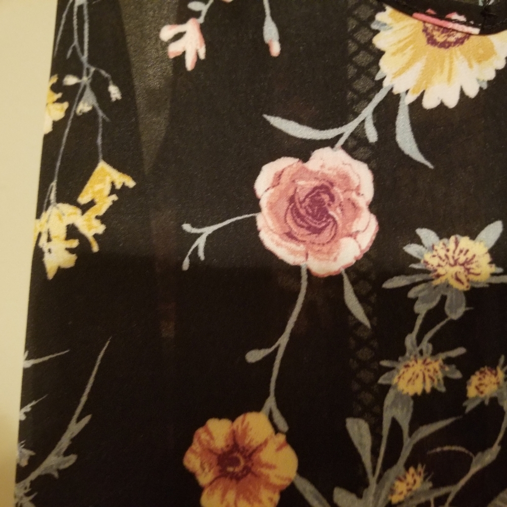 Floral romantic blouse - Picture 2 of 4